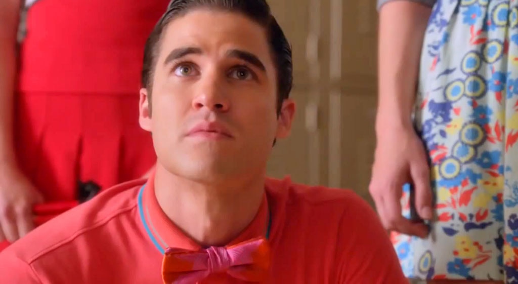 Blaine Takes A Moment From Glees Cory Monteith Tribute Episode The Quarterback E News