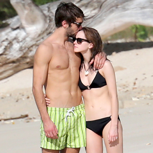 Эмма уотсон пляж