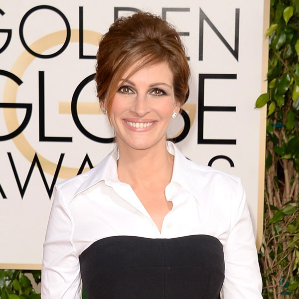 Julia Roberts Goes Barefoot at Golden Globes—See the Pic!