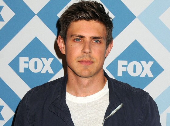 Chris Lowell Reveals the Veronica Mars Movie Scene He Loved and Hopes ...