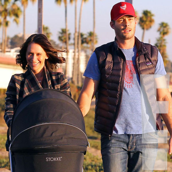 Exclusive Pics: Jennifer Love Hewitt Out With Hubby & Baby Daughter ...