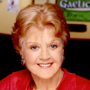 Angela Lansbury Is Pleased and Relieved the Murder, She Wrote Reboot Is ...