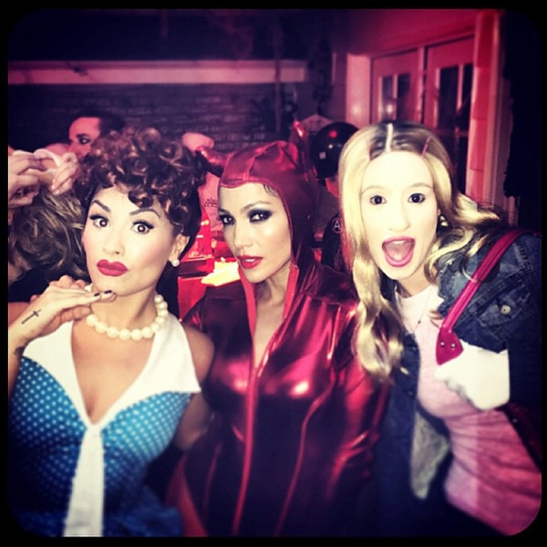 Take That Snoop Dogg! Iggy Azalea Wins Halloween With Hilarious White ...