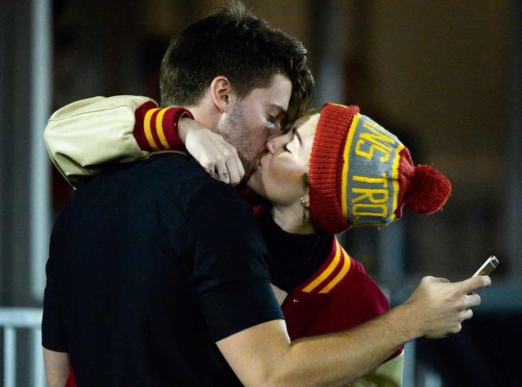 Miley Cyrus, Patrick Schwarzenegger, PDA