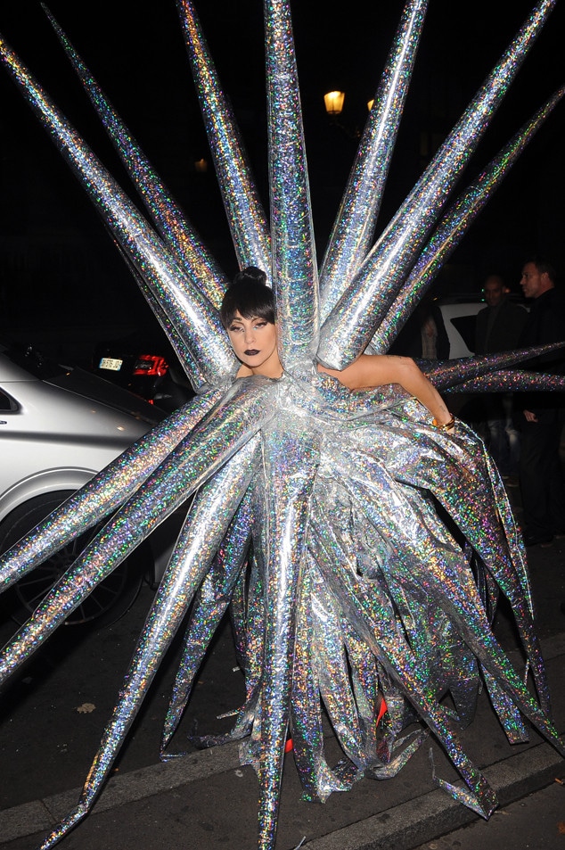Lady Gaga Wears Inflatable Dress, Makes Magic With Tony Bennett: Watch Lady Gaga Wears Inflatable Dress, Makes Magic With Tony Bennett: Watch
