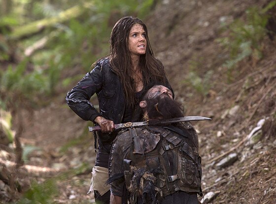 Exclusive: Meet The 100’s Fierce New Grounder Leader | E! News