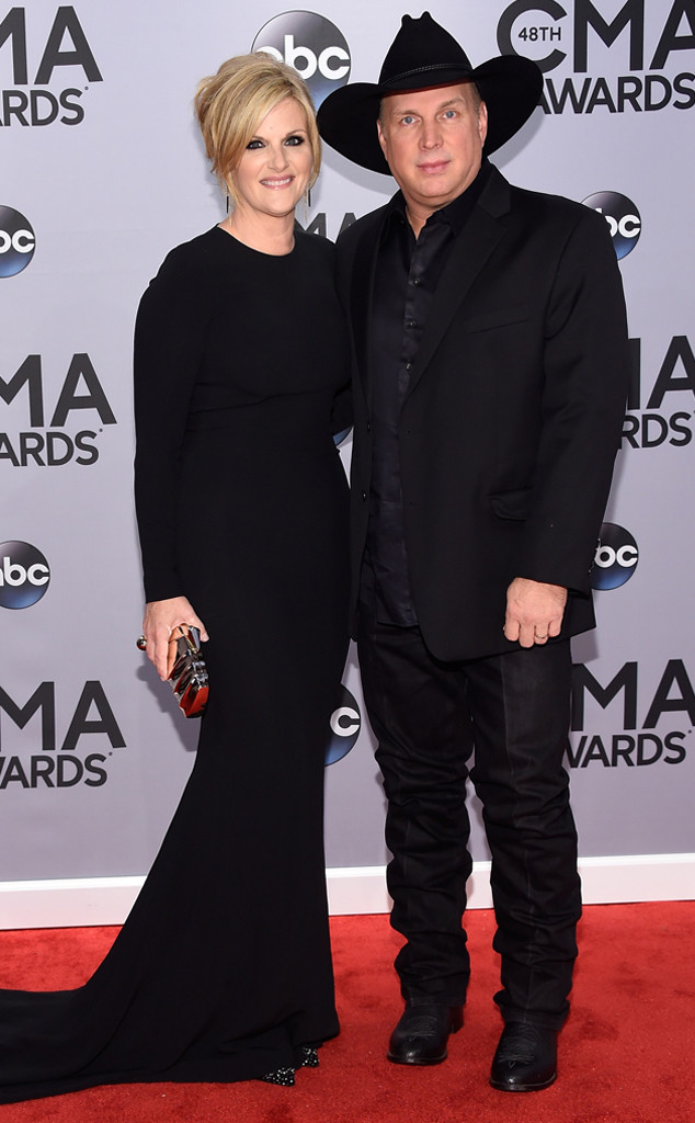 Trisha Yearwood & Garth Brooks from 2014 CMA Awards Red Carpet Arrivals ...