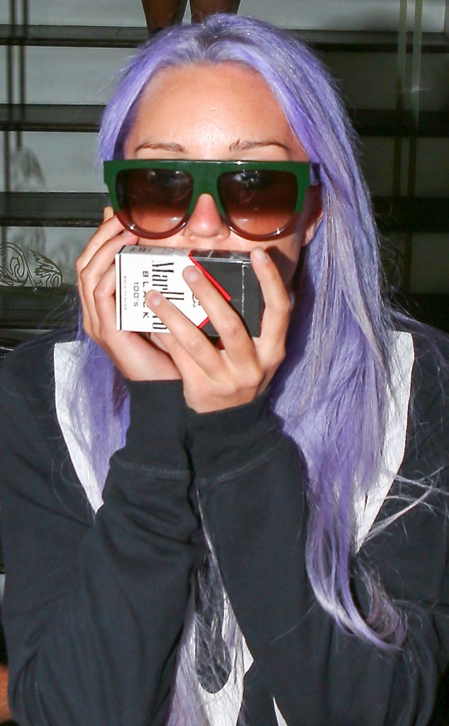 Look Amanda Bynes Dyes Her Hair Purple E News France