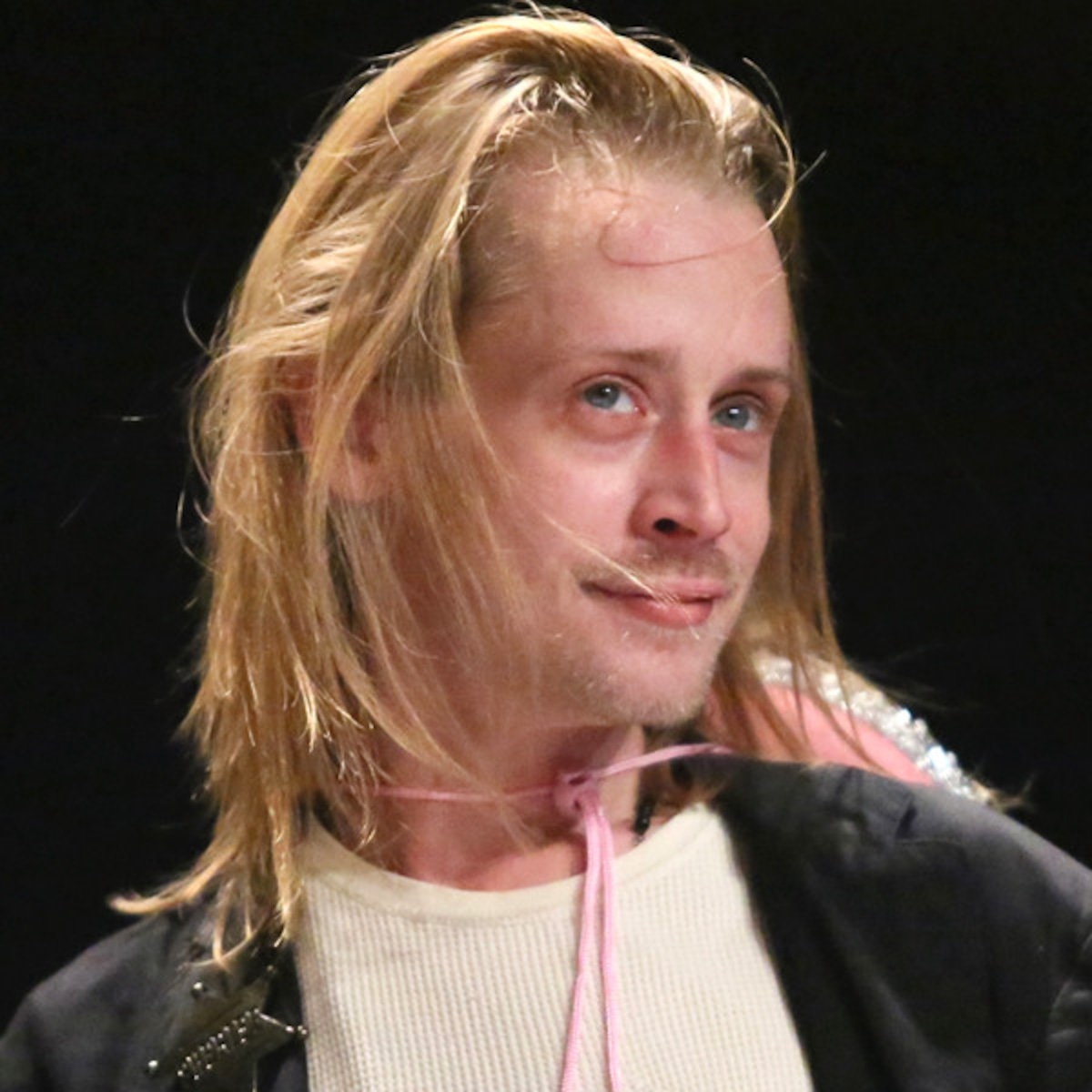 Macaulay Culkin Responds To Death Hoax With Parody Of 80s Movie E Online