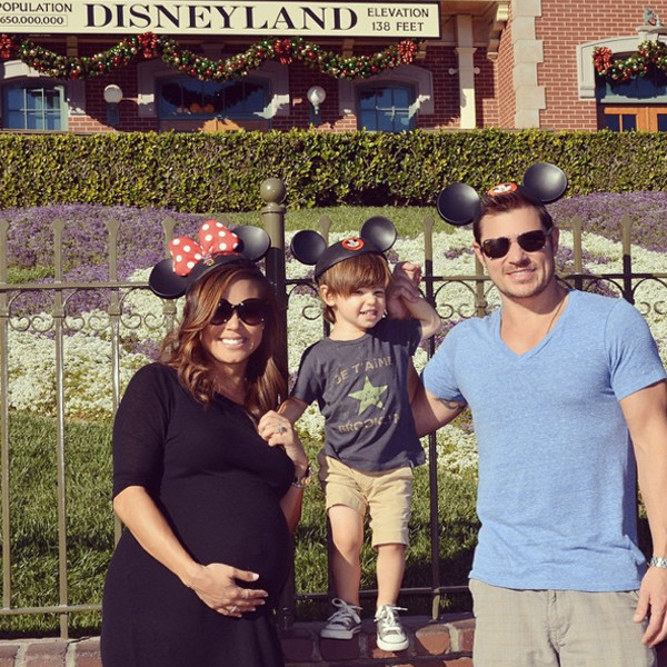 Nick Lachey Hits the Beach With Vanessa and Camden—See the Pic!
