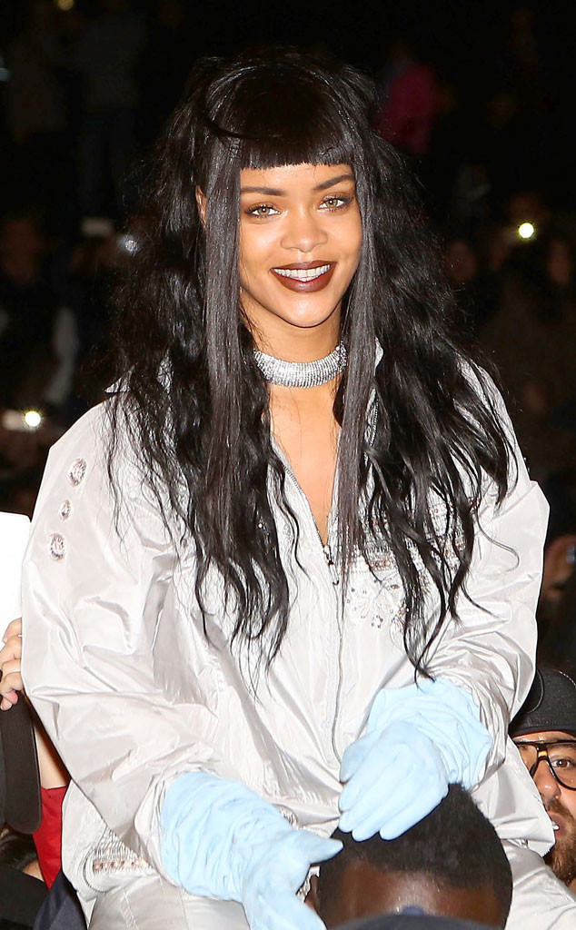 Rihanna Debuts Another Weird Hairstyle See The Pics E Online Ca