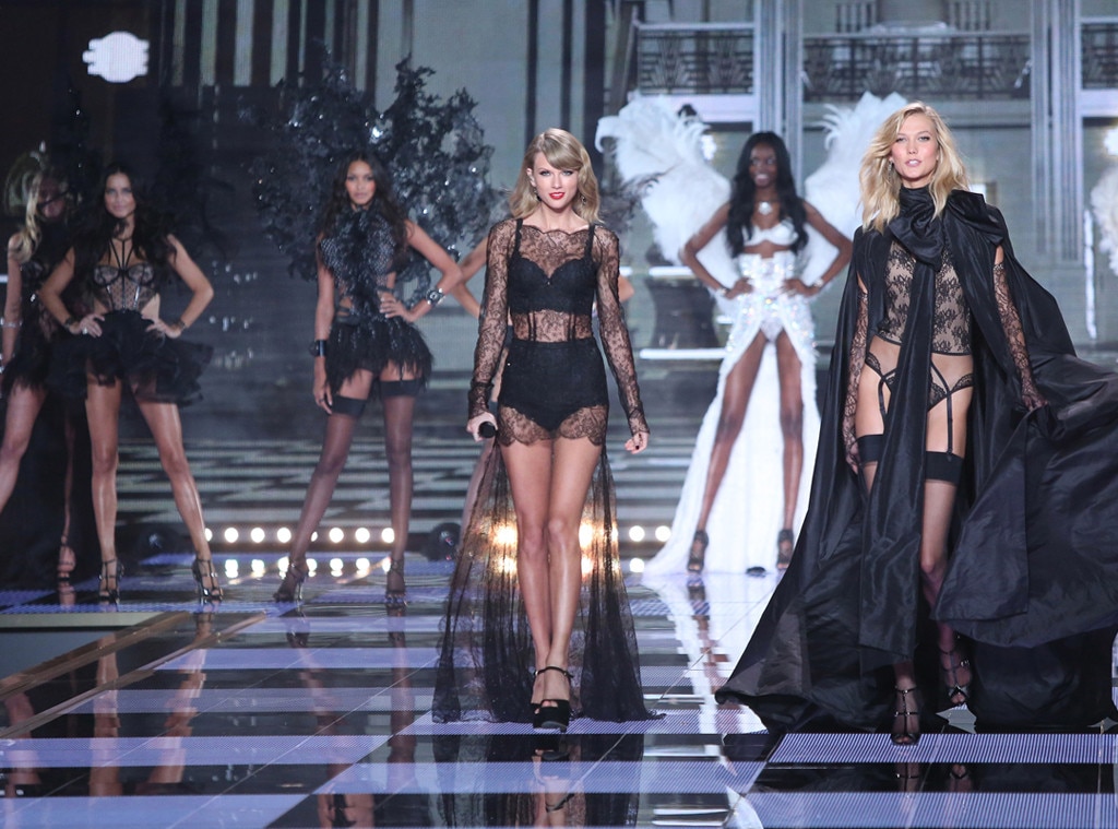 Taylor Wears Lingerie Too at Victoria s Secret Fashion Show