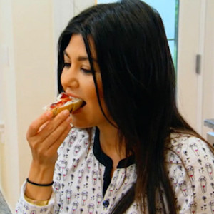 9 Times Kourtney Kardashian Gave In To Her Bagel Pregnancy Craving E News