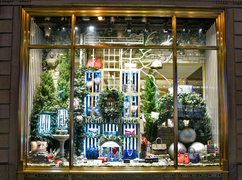 Anthropologie's Holiday Window Display Is the Prettiest One We've Seen All  Season - Brit + Co
