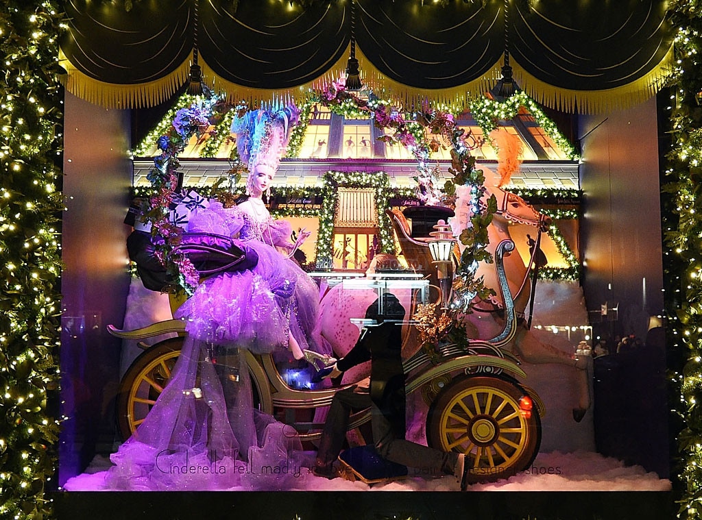 Saks Fifth Avenue, New York from Holiday Window Displays E! News