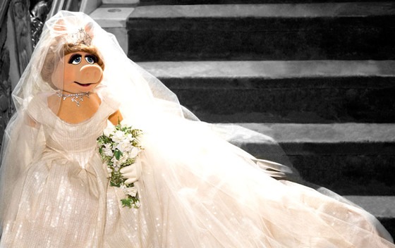 Vivienne Westwood Designs Miss Piggy S Wedding Dress E News Uk