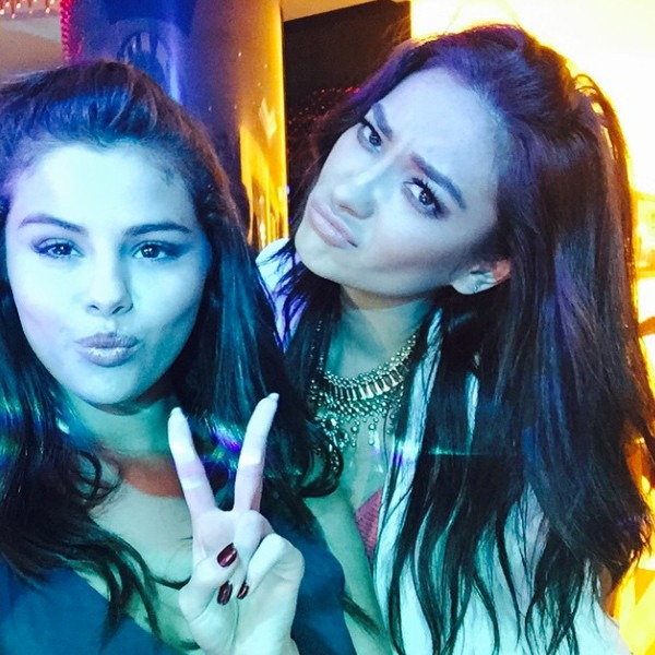 Selena Watches Soccer Gigi Shay Go Skydiving In Dubai E