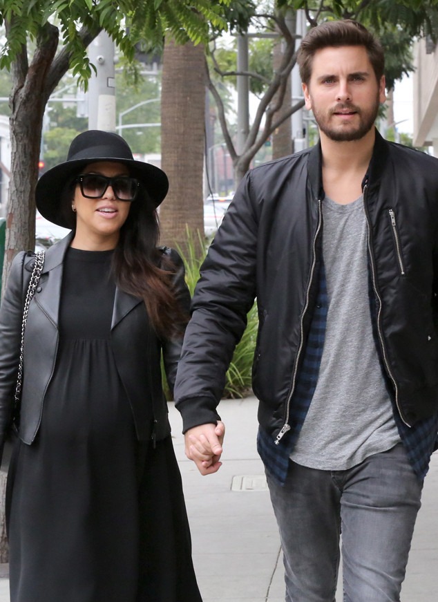 Pregnant Kourtney Kardashian and Scott Disick Hold Hands ...