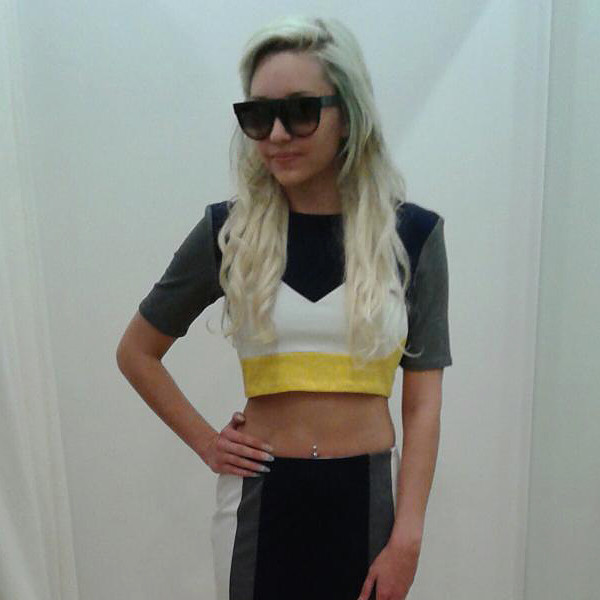 Amanda Bynes Is Back Online and Showing Off Her Slim Figure