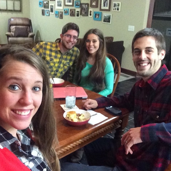 Duggar Ladies Enjoy Double Date as Jessa Shares New Wedding Pics! Duggar Ladies Enjoy Double Date as Jessa Shares New Wedding Pics!