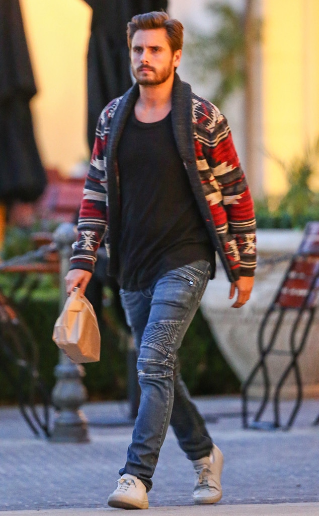 9 Times Scott Disick Wore the Same Ugly Christmas Sweater All Year | E ...