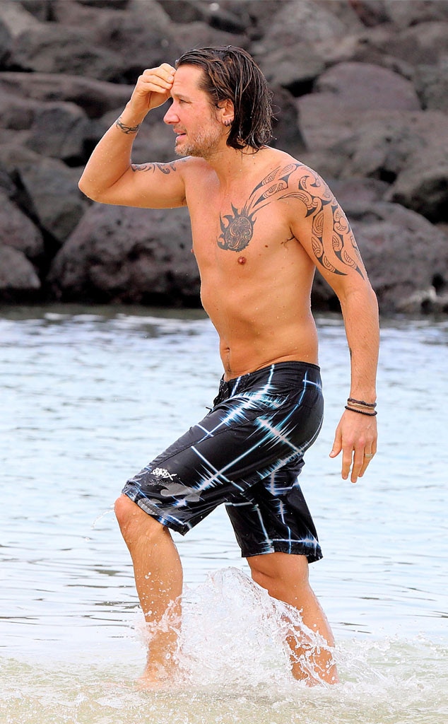 Keith Urban, Shirtless, Hawaii