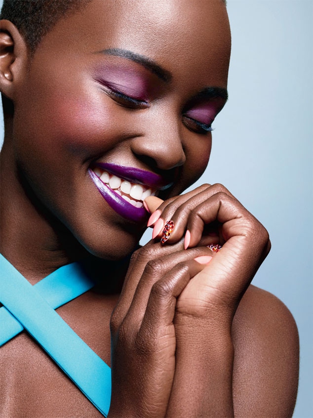  Lupita Nyong'o No uso maquillaje en la alfombra roja