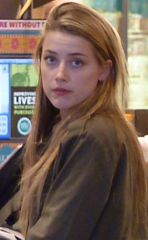 amber heard makeup ring foods whole solo flashes grocery massive engagement trip during celebrity goes ls rs