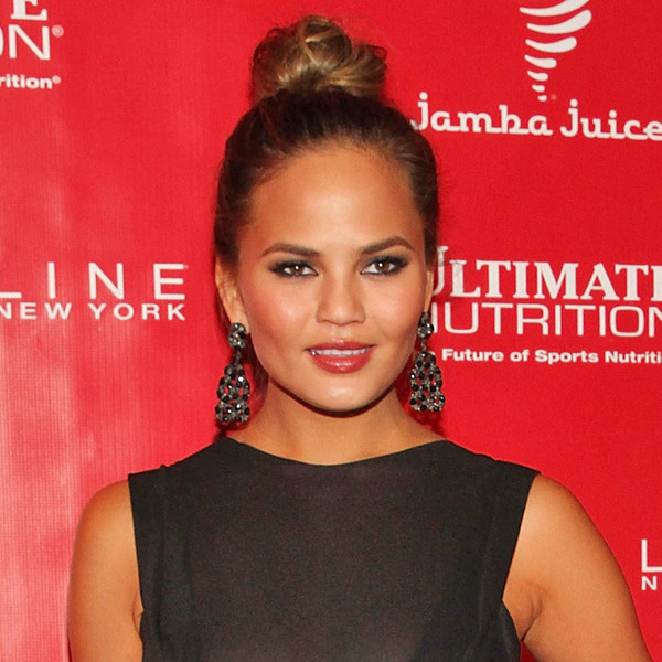 Hot Mess Alert? Chrissy Teigen's Wet T-Shirt Dress - E! Online - UK