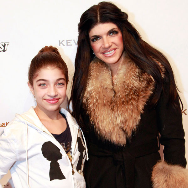 How Gia Giudice Her Mom Teresa Home From Prison(02)