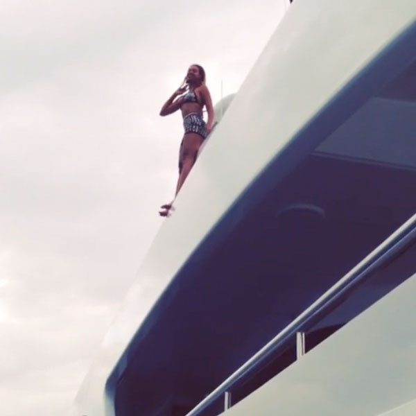 Jay Z Films BeyoncÃ© Jumping Off a Yacht! - E! Online