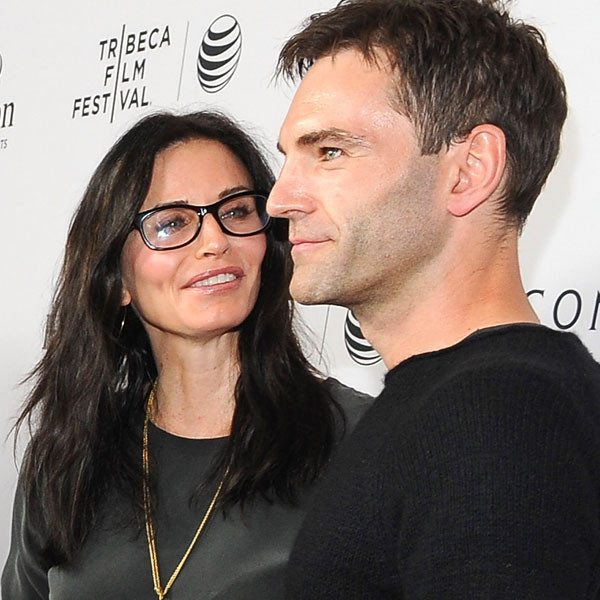 See Courteney Cox & Johnny McDaid's Red Carpet PDA! - E ...