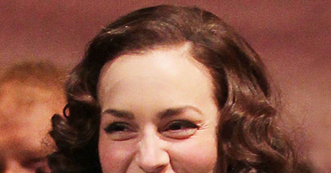 Leighton Meester Makes Her Broadway Debut - E! Online