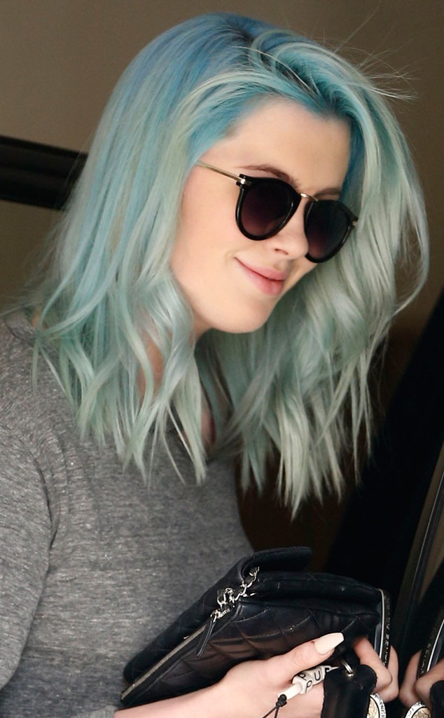 Ireland Baldwin Goes Blue E News France