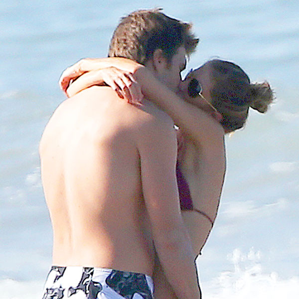 Bikini-Clad Gisele Bündchen Packs on PDA With Shirtless Tom Brady