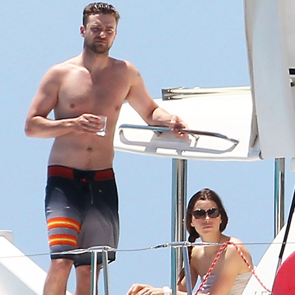 Jessica Biel Rocks Bikini, Kisses Justin Timberlake in Italy