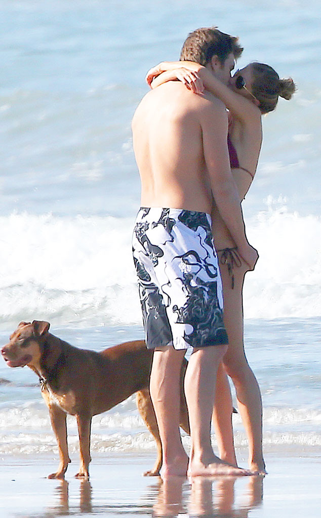 Tom Brady Grabs Gisele Bndchens Booty On The Beachsee Pics Of The 