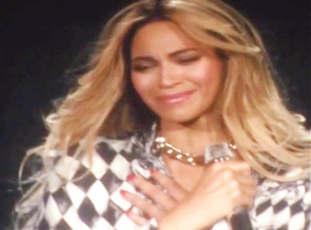 Beyoncé Breaks Down in Tears During Final Mrs. Carter Show Concert I'm