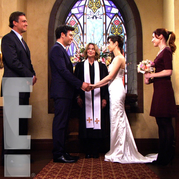 HIMYM Exclusive Secrets on The Mother s Wedding Dress