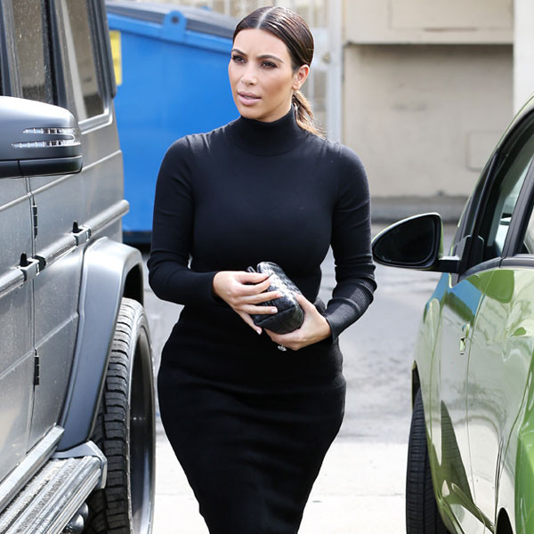 Kim Kardashian shows off her killer curves in a figure-hugging skirt as she  strolls through the streets following a meeting. Beverly Hills, CA. 1/9/08  Stock Photo - Alamy