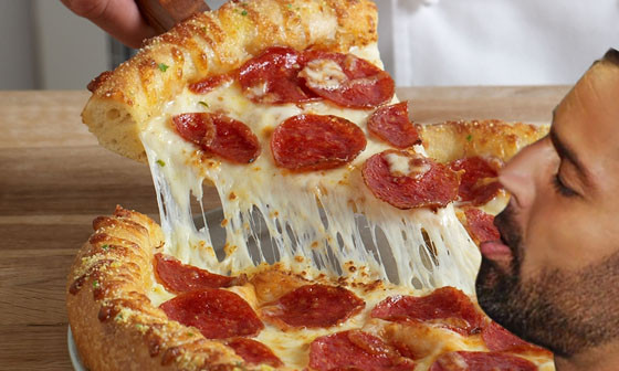Pizza from Ricky Martin Sensually Kissing Things E! News