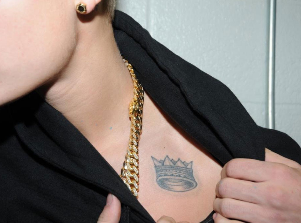 Justin Bieber gets new neck tattoo dedicated to latest song 'Peaches'