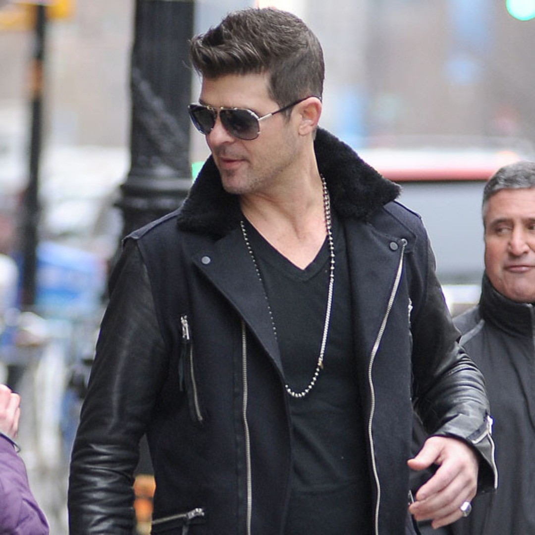 robin thicke steps out without wedding ring e online robin thicke steps out without wedding ring e online