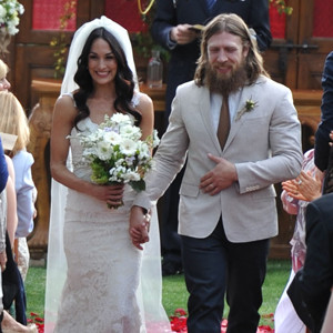 Wwe S Brie Bella And Daniel Bryan Get Married—see All The Pics E
