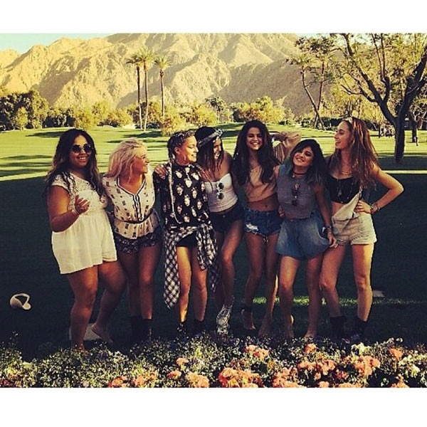 Selena Gomez, Kendall Jenner Instagram