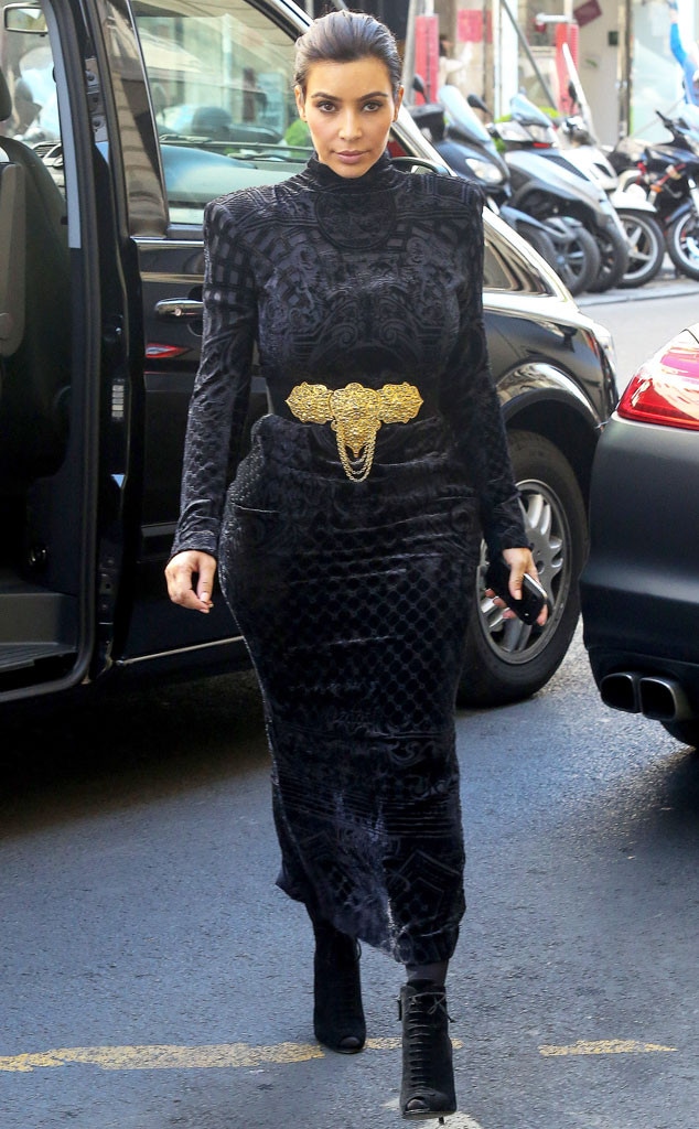 Kim Kardashian's Wardrobe Change in Paris Kim Kardashian's Wardrobe Change in Paris