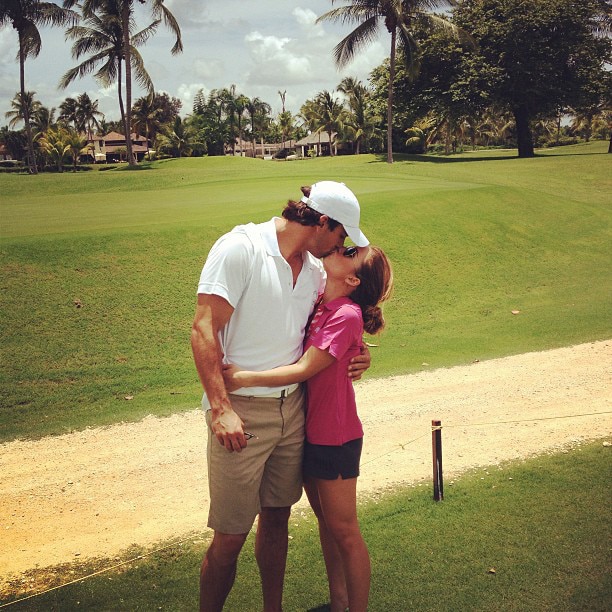 On The Green From Eric Decker And Jessie James Pucker Up E News