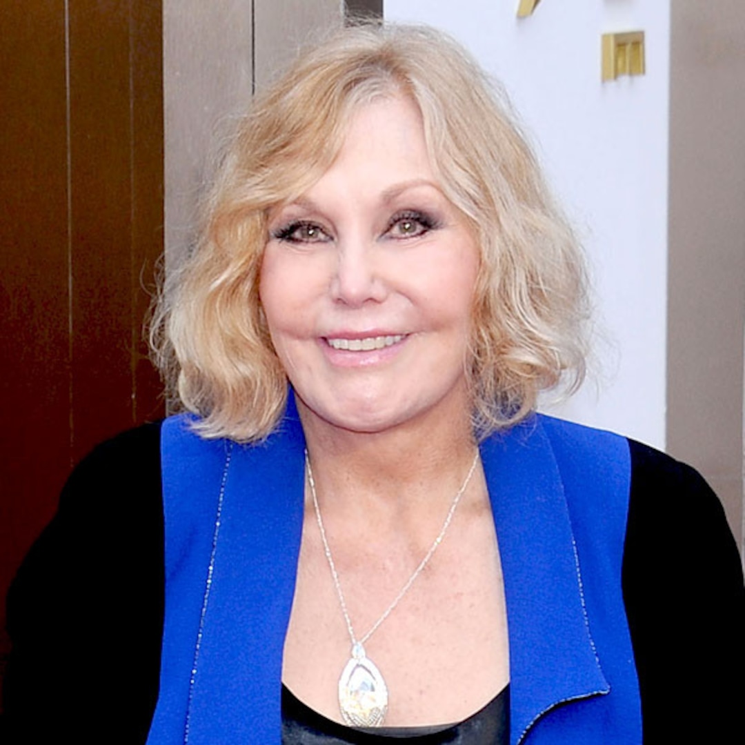 kim novak fires back oscar bullies over face jokes e online uk kim novak fires back oscar bullies over face jokes e online uk