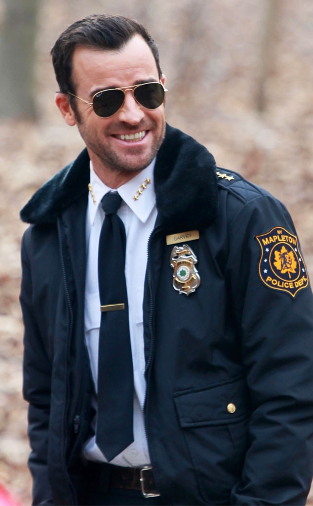 Justin Theroux Discovers a Dead Body in the Woods (Don't Worry, It's a ...