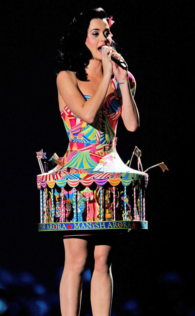 Katy Perry, Food Outfits, Lollipop Carousel.